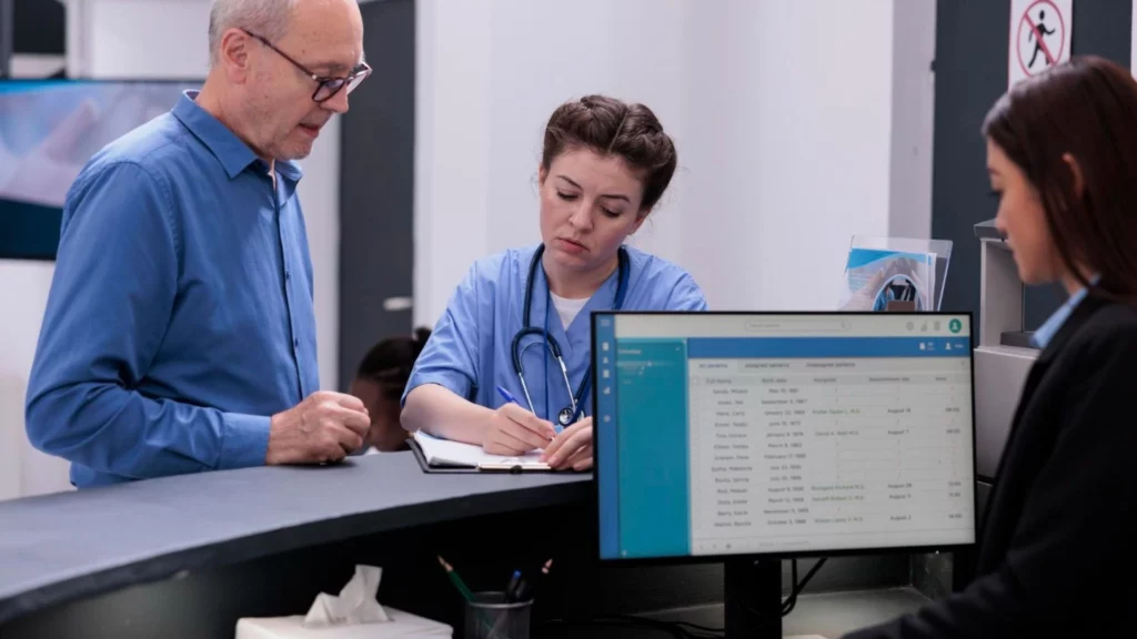How AI Improves Healthcare Scheduling Operations (+ Top Applications)